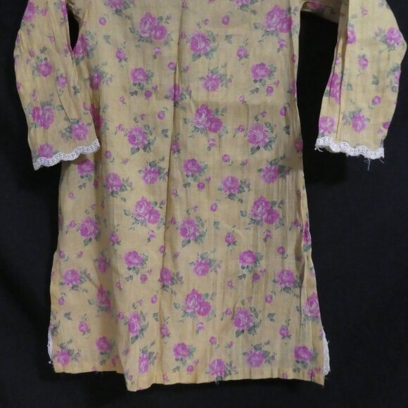 ETHNIC KIDS | 8-9 years | Traditional Floral and Lace Dress - Picture 15 of 16